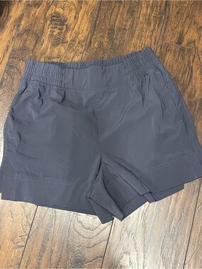 Te Verde Women's Charcoal Athletic Shorts